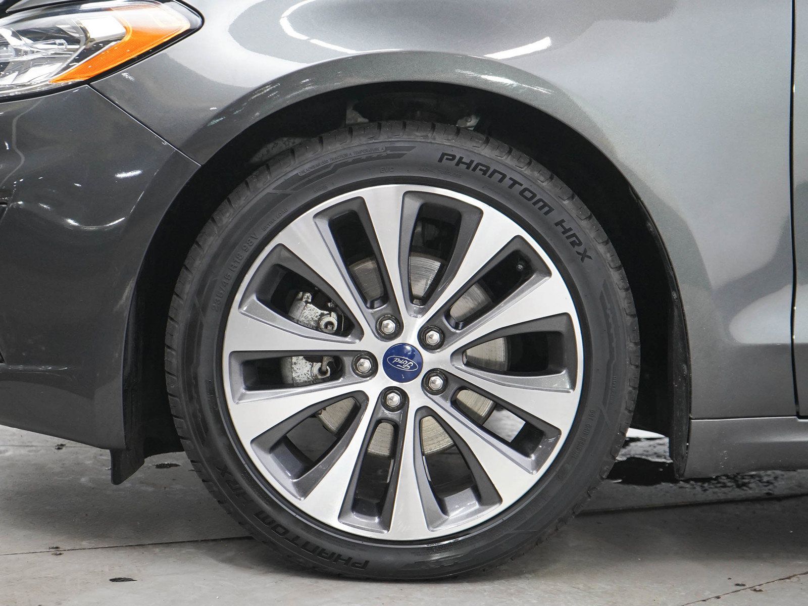 Used 2020 Ford Fusion SE AWD/4WD image 28
