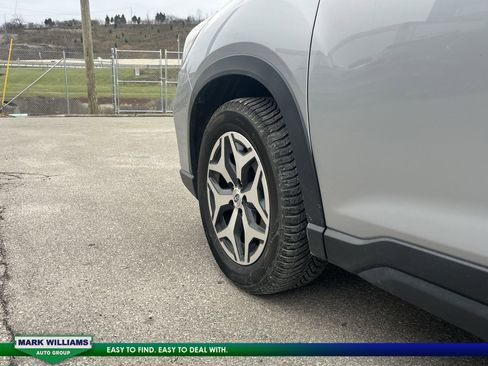 Used 2019 Subaru Forester Premium image 10