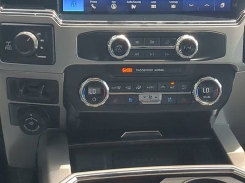 Used 2022 Ford F250 Lariat w/ Tremor Off-Road Package AWD/4WD image 17