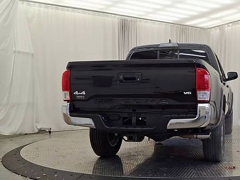 Certified 2016 Toyota Tacoma SR5 image 8