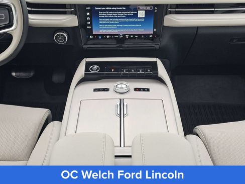 Certified 2026 Lincoln Navigator L Premier AWD/4WD image 22