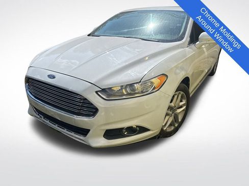 Used 2014 Ford Fusion SE w/ Equipment Group 202A image 6