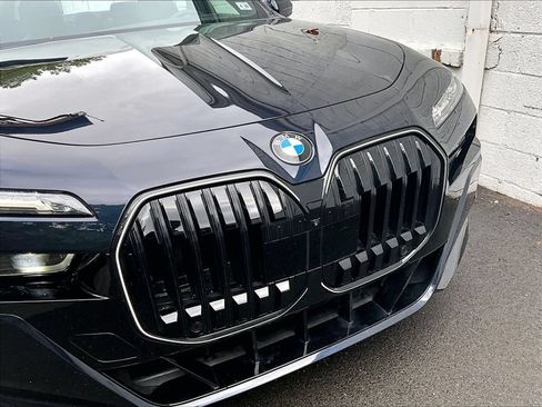 Used 2025 BMW 740i xDrive w/ Executive Package AWD/4WD image 32