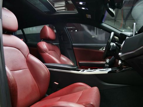 Used 2021 Kia Stinger GT1 image 28