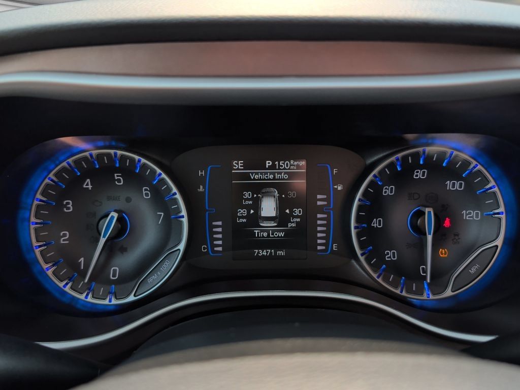 Used 2023 Chrysler Voyager LX FWD image 10