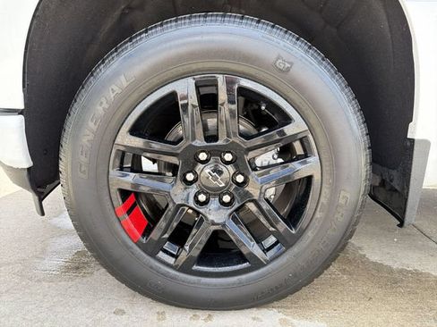 Used 2021 Chevrolet Silverado 1500 RST w/ Redline Edition AWD/4WD image 12