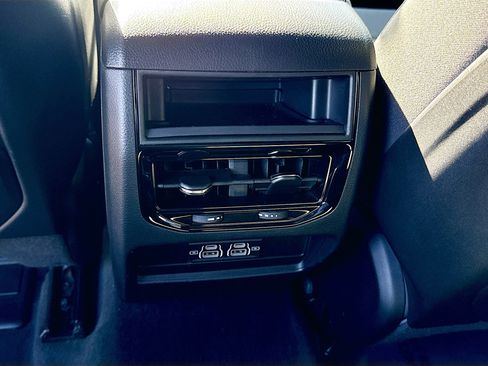 Used 2025 Jeep Grand Cherokee Laredo X RWD image 19