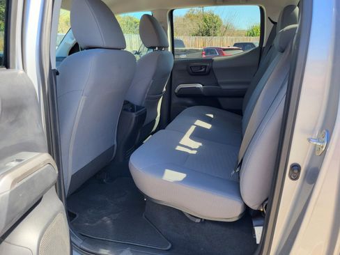 Used 2020 Toyota Tacoma SR5 w/ SR5 Appearance Package (SM) image 17