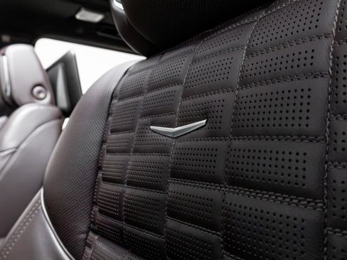 Used 2022 Cadillac Escalade Sport Platinum image 8