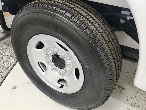 New 2025 Chevrolet Express 2500 image 30