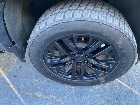 Used 2020 Chevrolet Silverado 1500 High Country w/ Technology Package image 8