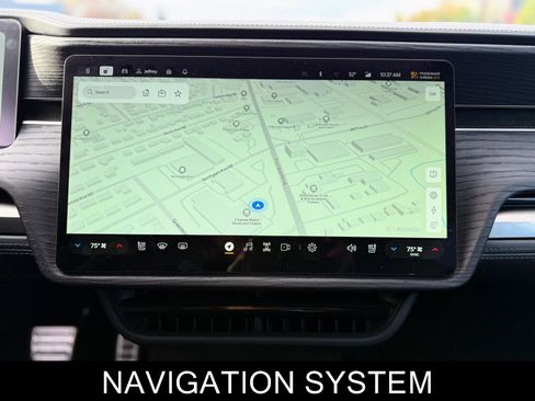 Used 2024 Rivian R1T Adventure image 20