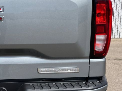 Used 2025 GMC Sierra 1500 Elevation image 21