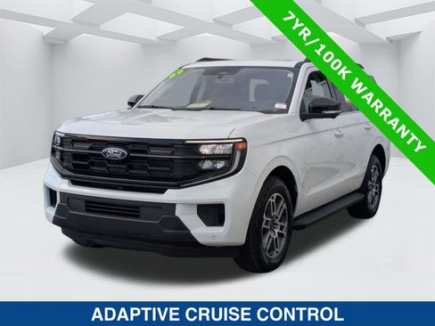 Certified 2025 Ford Expedition Active AWD/4WD image 8
