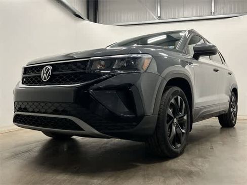 Certified 2023 Volkswagen Taos SE image 28