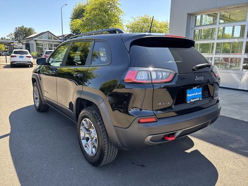 Used 2022 Jeep Cherokee Trailhawk AWD/4WD image 3