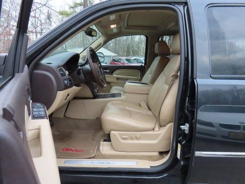 Used 2013 GMC Yukon XL Denali image 25