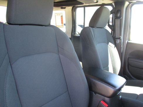 Used 2023 Jeep Wrangler Unlimited Sport w/ Sun And Sound Package AWD/4WD image 40