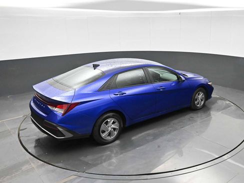 Used 2024 Hyundai Elantra SE FWD image 29