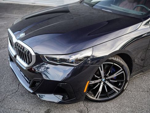 Used 2026 BMW 530i w/ M Sport Package RWD image 2