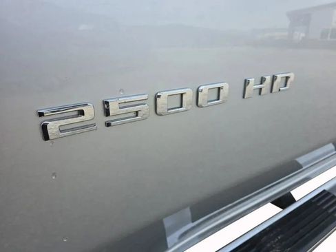 Used 2021 Chevrolet Silverado 2500 LTZ w/ LTZ Premium Package image 9