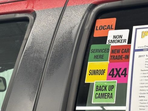 Used 2017 Toyota Tacoma TRD Off-Road w/ Premium & Technology Package image 8