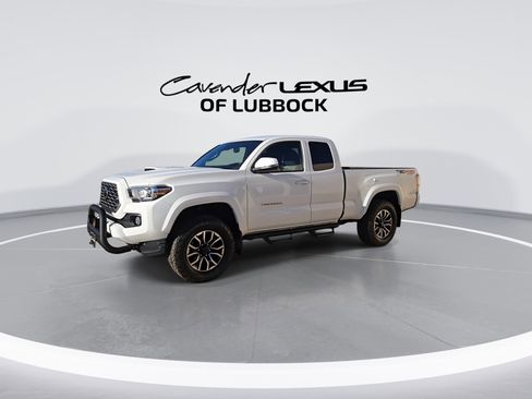 Used 2020 Toyota Tacoma TRD Sport image 4