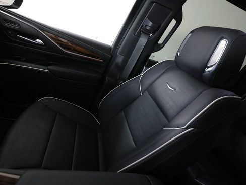 Used 2022 Cadillac Escalade Premium Luxury w/ Performance Package AWD/4WD image 36
