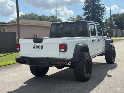 Used 2023 Jeep Gladiator Sport AWD/4WD image 4