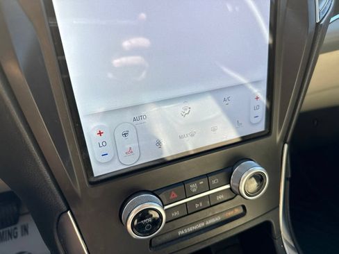 Used 2021 Ford Edge Titanium AWD/4WD image 25