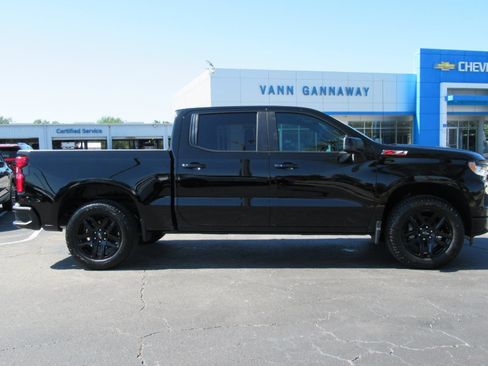 Used 2024 Chevrolet Silverado 1500 RST w/ Z71 Off-Road Package AWD/4WD image 5