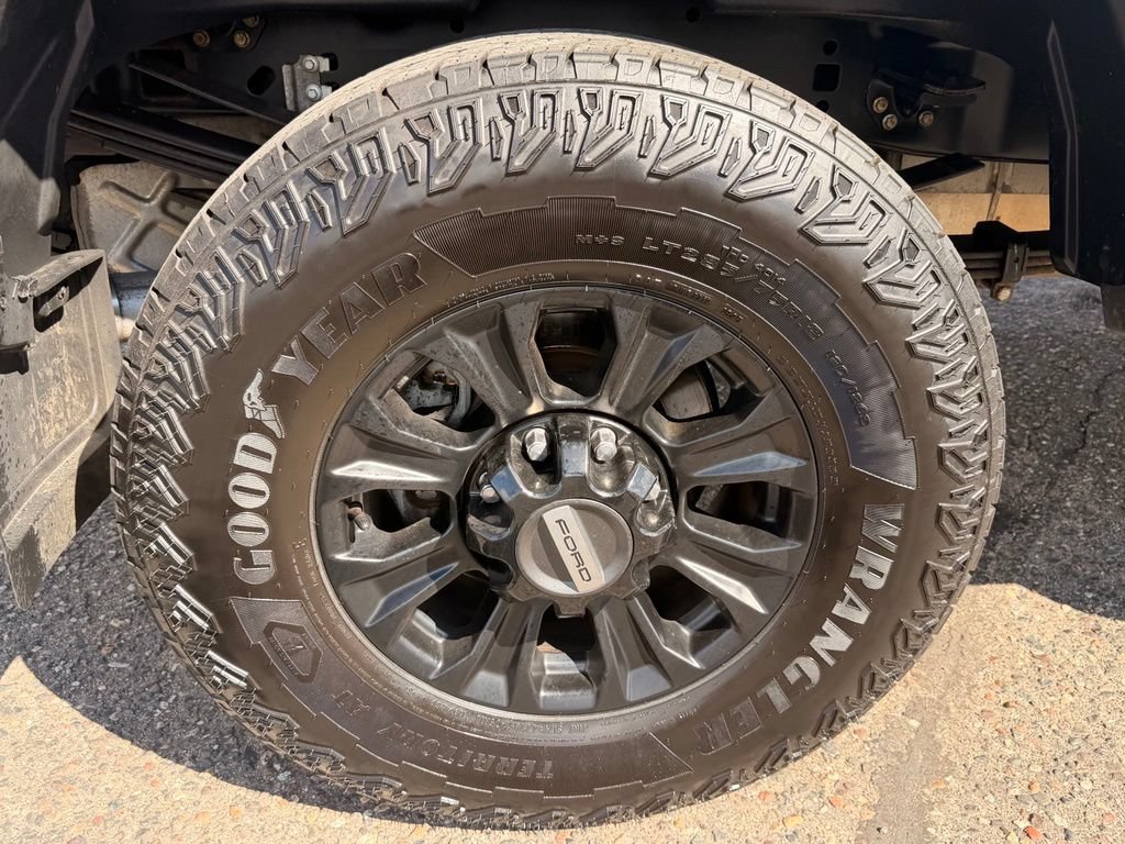 Used 2022 Ford F250 Lariat w/ Tremor Off-Road Package AWD/4WD image 21