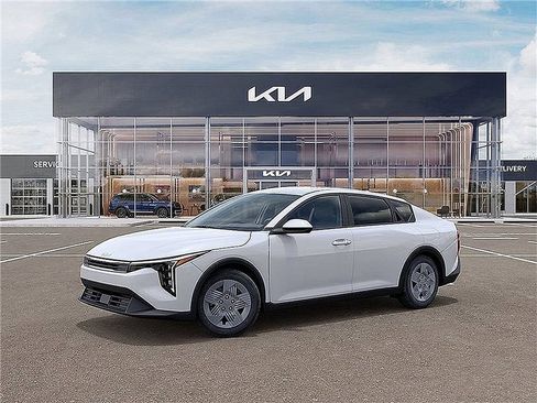 Used 2025 Kia K4 FWD image 3