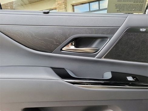 New 2025 Lexus LX 600 4WD w/ Premium Package image 12