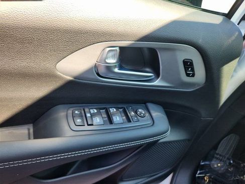 New 2026 Chrysler Pacifica Limited w/ S Appearance Package FWD image 10