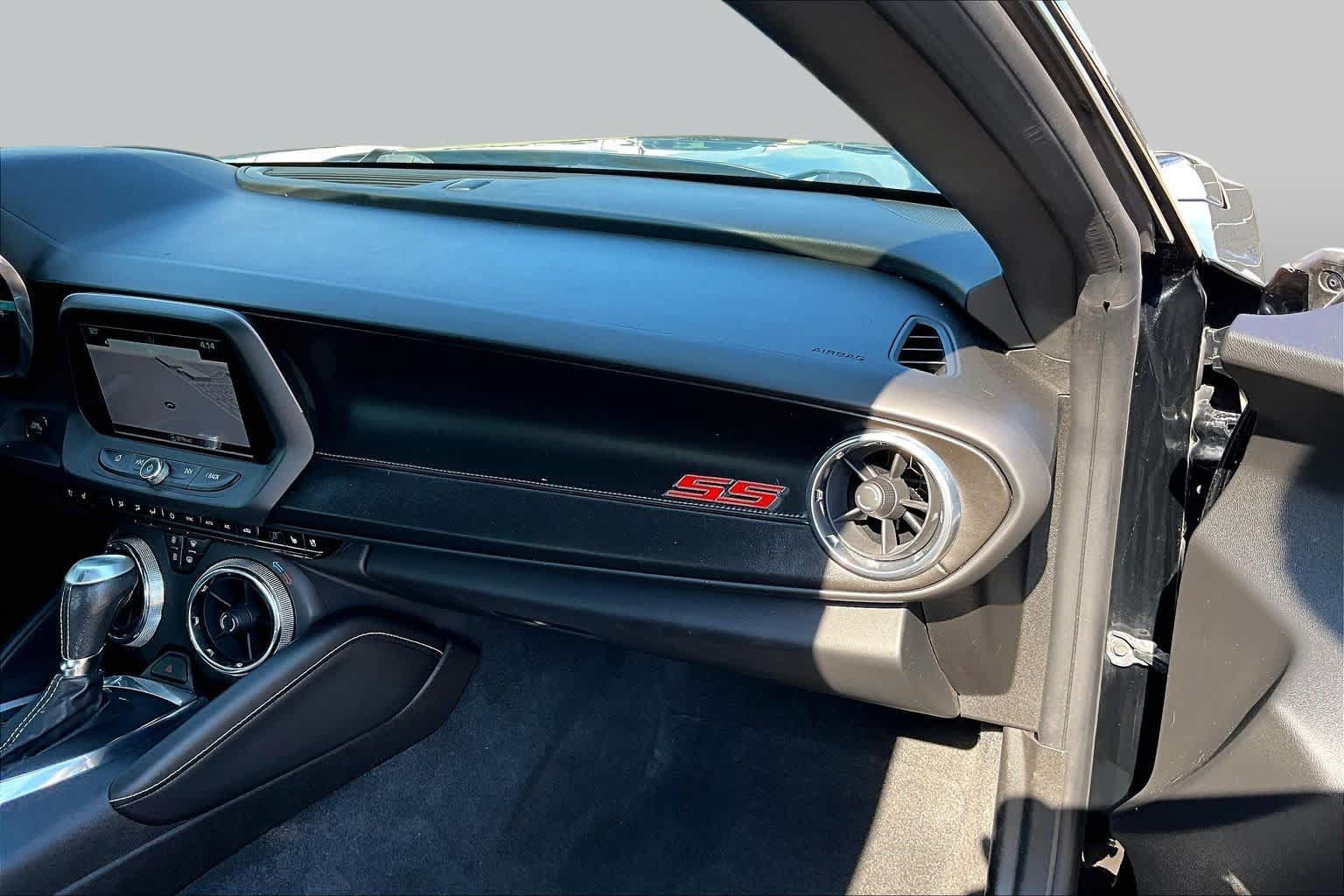 Used 2018 Chevrolet Camaro SS RWD image 19