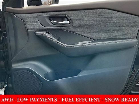 Used 2023 Nissan Rogue SV image 25