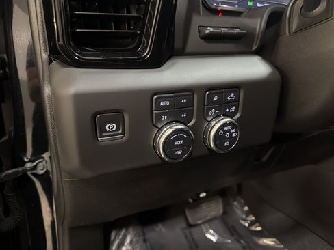 Used 2025 GMC Sierra 3500 AT4 w/ AT4 Premium Plus Package AWD/4WD image 35