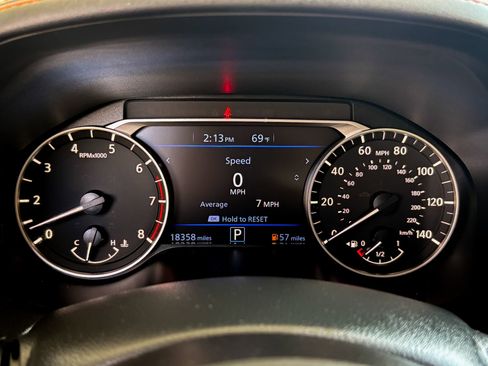 Used 2024 Nissan Altima 2.5 SR FWD image 10