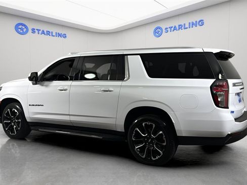 Used 2023 Chevrolet Suburban LT image 4