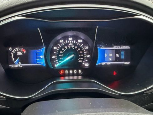 Used 2016 Ford Fusion SE image 10