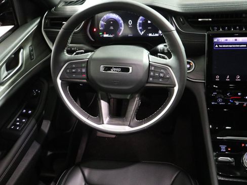New 2025 Jeep Grand Cherokee L Limited w/ Luxury Tech Group II AWD/4WD image 16