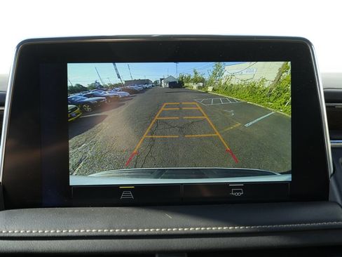 Used 2023 Chevrolet Suburban Premier RWD image 58