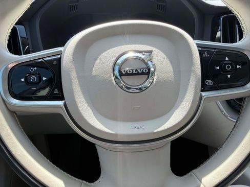 Certified 2024 Volvo XC60 B5 Ultimate w/ Protection Package Premier AWD/4WD image 15