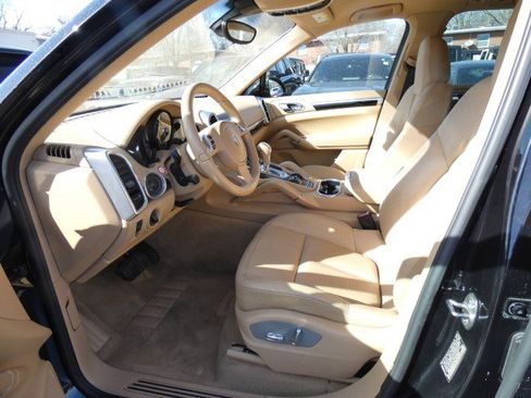 Used 2013 Porsche Cayenne AWD image 6