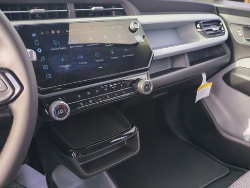 New 2027 Chevrolet Bolt LT w/ Comfort Package FWD image 13