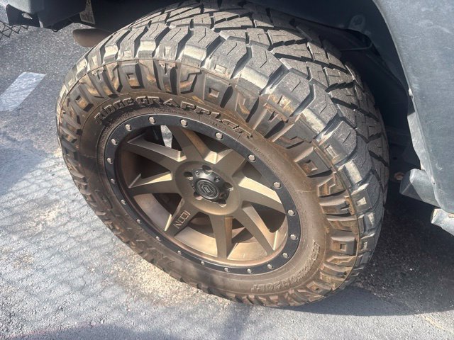 Used 2016 Jeep Wrangler Unlimited Rubicon w/ Connectivity Group AWD/4WD image 5