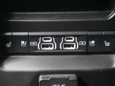 Used 2023 RAM 1500 Limited AWD/4WD image 17