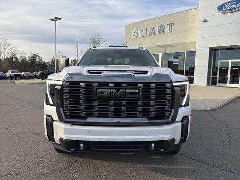 Used 2024 GMC Sierra 3500 Denali Ultimate image 9