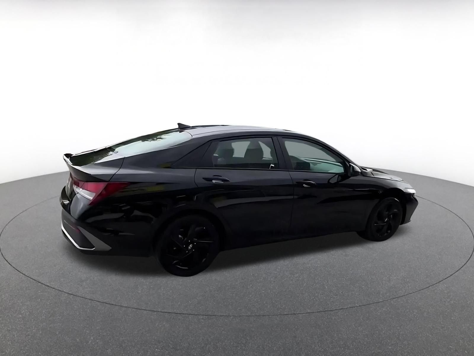 Used 2026 Hyundai Elantra Sport FWD image 13